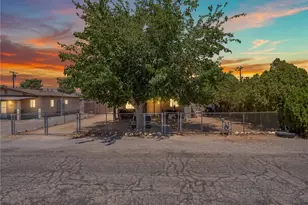 3563 E Warbler Ln, Kingman, AZ 86409 - Photo 1