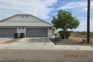 969 Beverly, Kingman, AZ 86401 - Photo 1