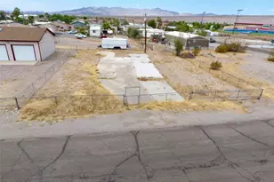 720 Tiger Lilly Ln, Bullhead City, AZ 86442 - Photo 1