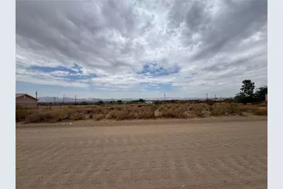 3221 N Tooman Road, Golden Valley, AZ 86413 - Photo 1