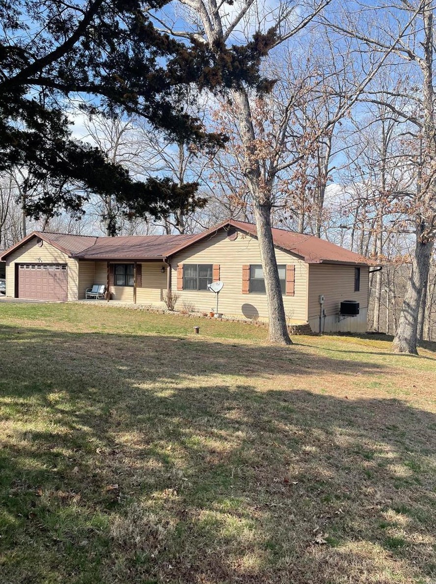 1738 N Bend Rd, Moselle, MO 63084