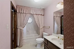 13290 Tall Pine Ct, Town and Country, MO 63017 - Photo 16