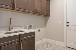 805 Silver Buck Ln, Chesterfield, MO 63005 - Photo 34