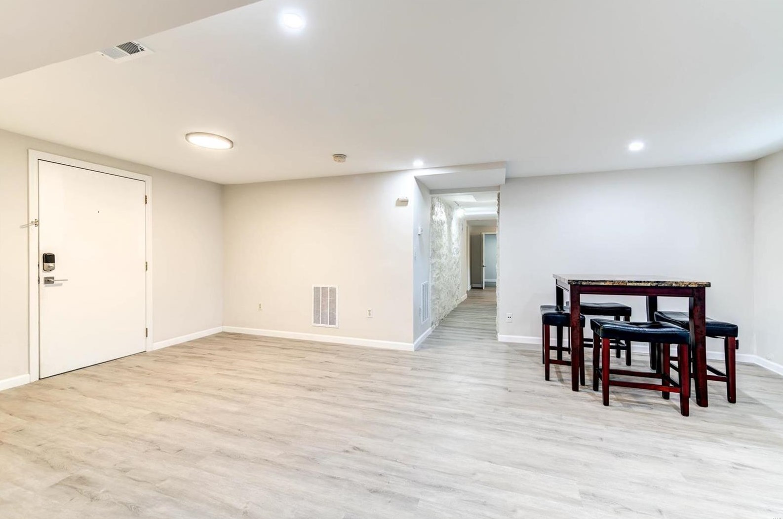 1309 Mccausland Ave #ll, Saint Louis, MO 63117