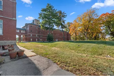 700 Howdershell Road, Florissant, MO 63031 - Photo 32