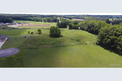 26 Gallant Dr Or 11 Sassfrass, Troy, MO 63379 - Photo 2