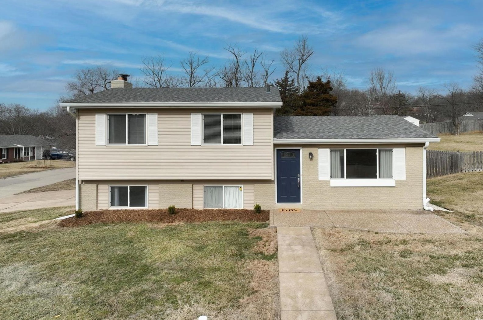 52 Forest Knoll Dr, Fenton, MO 63026-3146