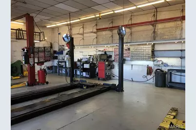 3949 Veterans Memorial Parkway, Saint Peters, MO 63376 - Photo 10