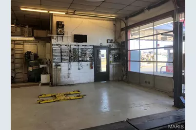 3949 Veterans Memorial Parkway, Saint Peters, MO 63376 - Photo 14