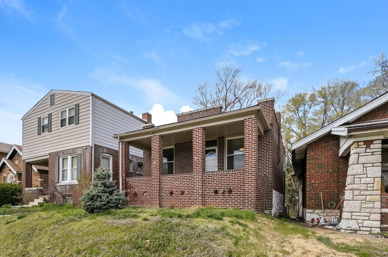 4463 Grace Ave, Saint Louis, MO 63116-4301