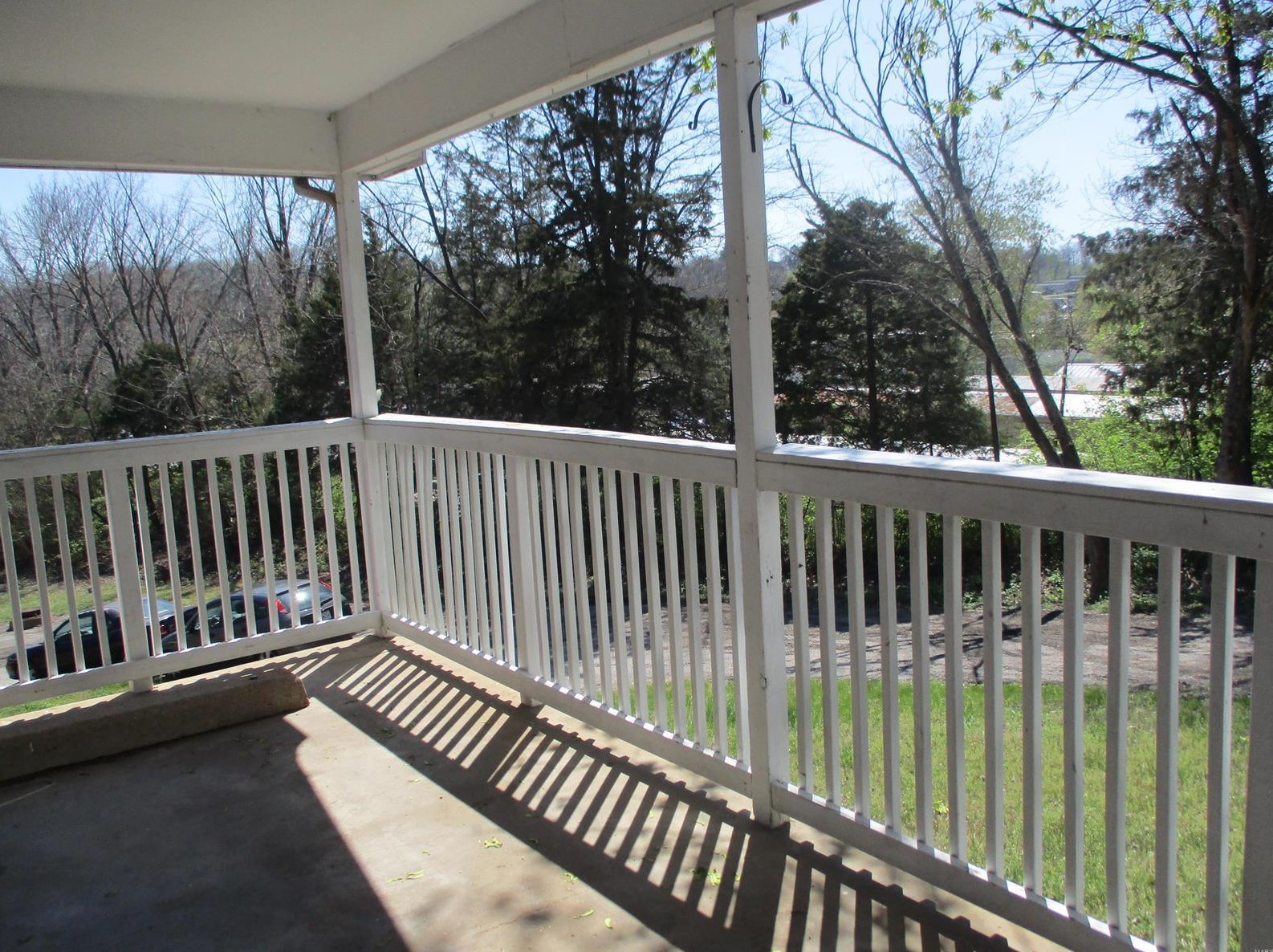 695 Kohnen Dr, Fenton, MO 63026