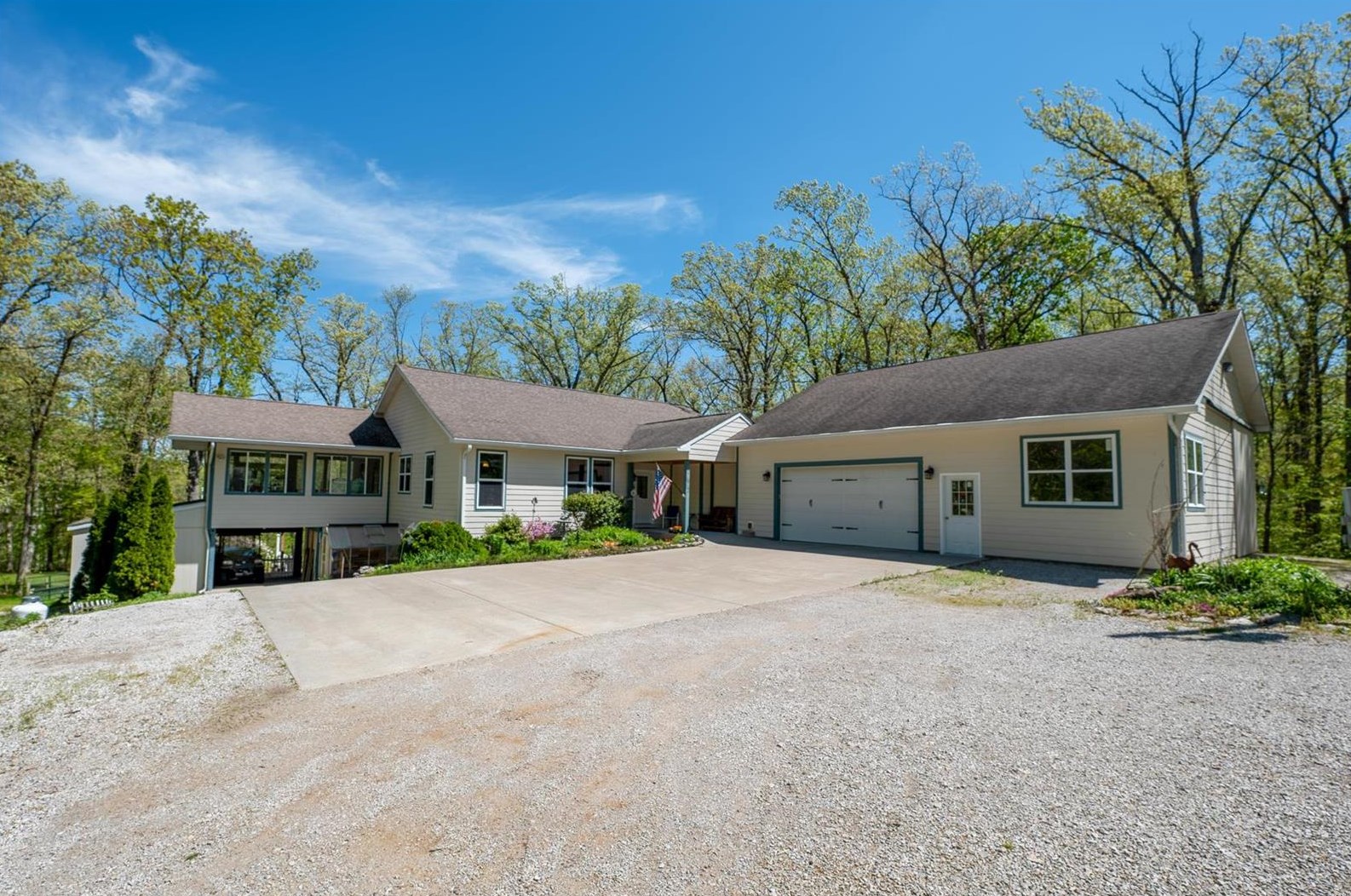 321 Cedar Ln, Gilmore, MO 63385