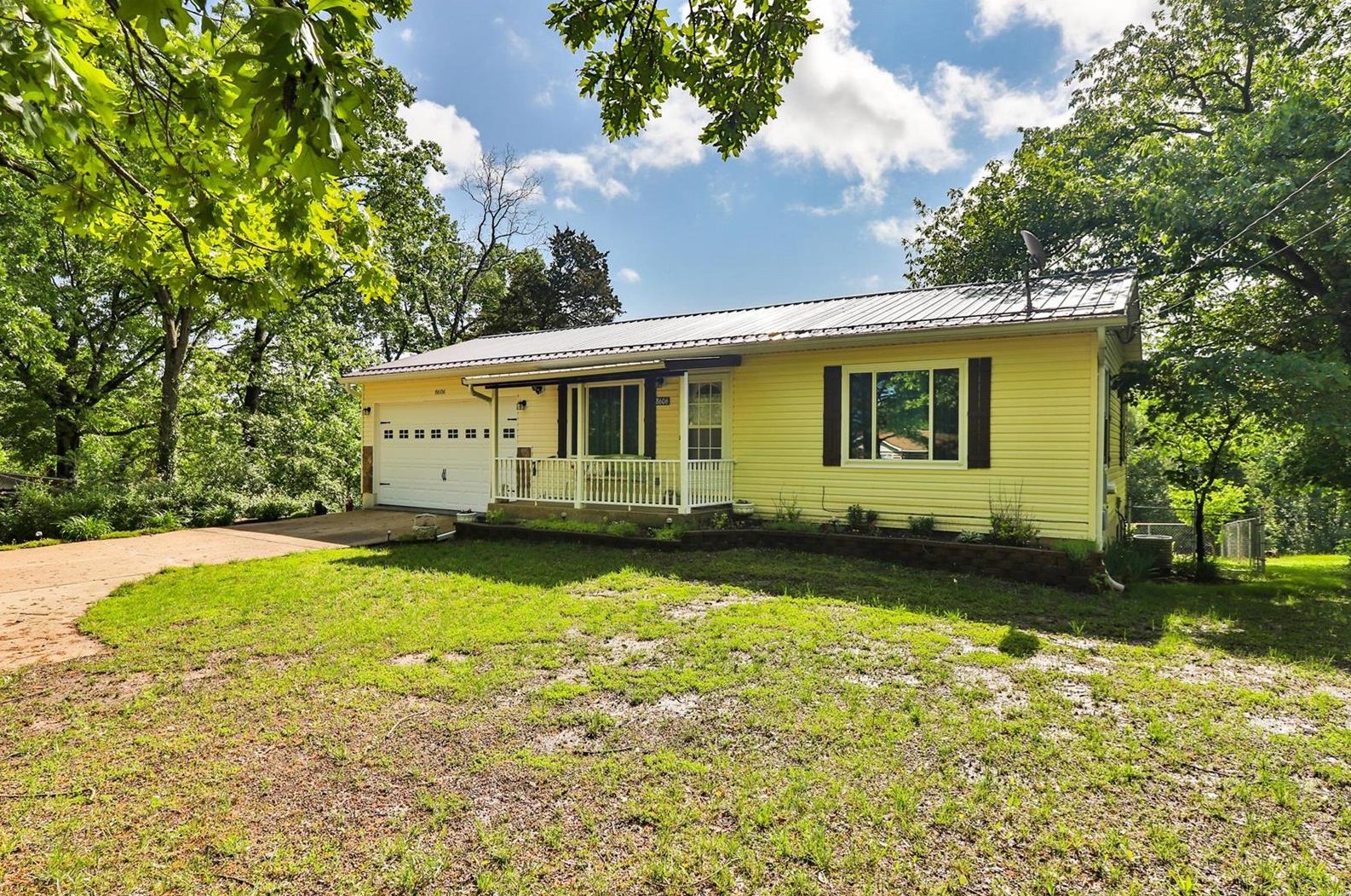 8606 Ridge Rd, Dittmer, MO 63023-1606