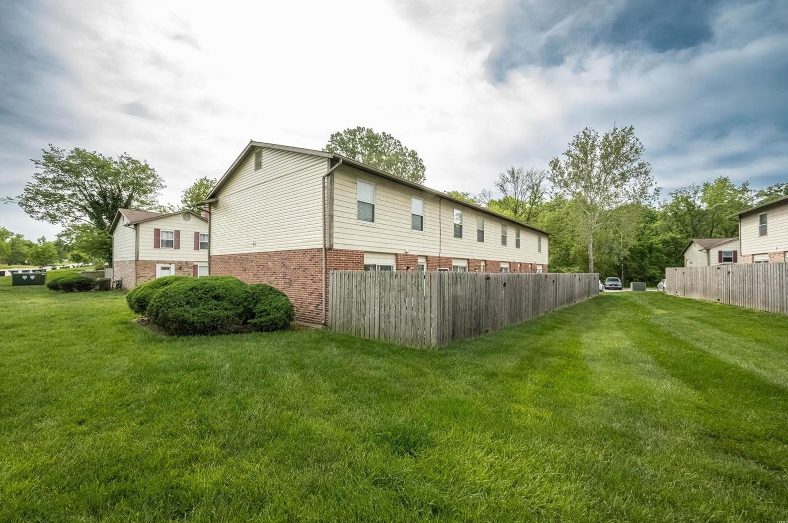 51 Park Charles Blvd #d, Saint Peters, MO 63376