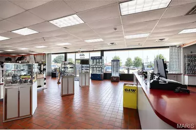 8205 Gravois Road, Saint Louis, MO 63123 - Photo 8