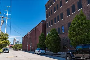 1100 S 6th St, Saint Louis, MO 63104 - Photo 6