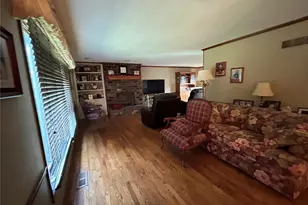 5810 Flaming Leaf Ct, Saint Louis, MO 63129 - Photo 4