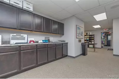 295 N Lindbergh Boulevard, Saint Louis, MO 63141 - Photo 8