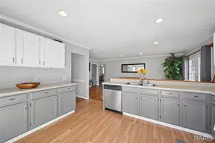 13 Lancaster Ct, Florissant, MO 63033 - Photo 12