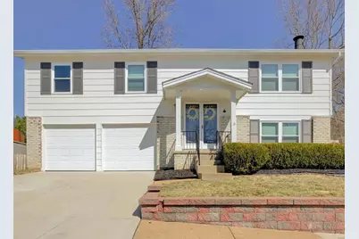 5335 Glencullen Way, Saint Louis, MO 63128 - Photo 1