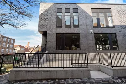 215 N Sarah Street #13, Saint Louis, MO 63108 - Photo 2