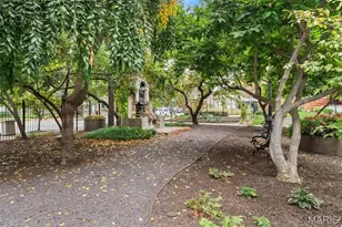 215 N Sarah St, Saint Louis, MO 63108 - Photo 50