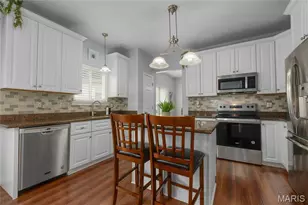 862 Wellesley Pl Dr, Chesterfield, MO 63017 - Photo 8