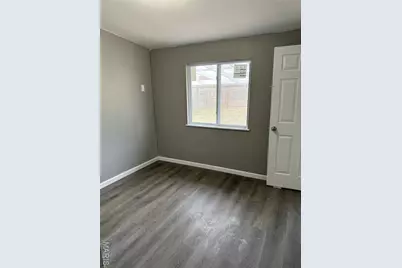 805 Derhake Road, Florissant, MO 63033 - Photo 6