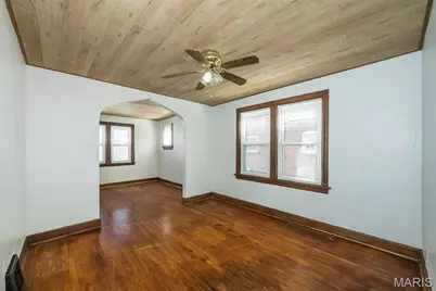 10071 Diamond Drive, Saint Louis, MO 63137 - Photo 12