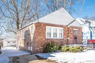 10071 Diamond Dr, Saint Louis, MO 63137 - Photo 2