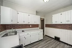 10071 Diamond Dr, Saint Louis, MO 63137 - Photo 22