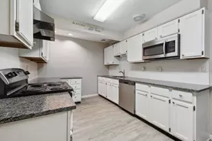 6 Sandringham Ln, Ferguson, MO 63135 - Photo 8