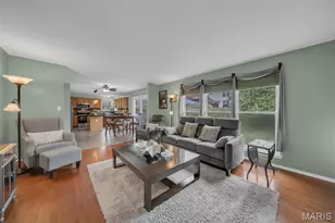 86 Myrtle Wood Ct, O'Fallon, MO 63368 - Photo 2