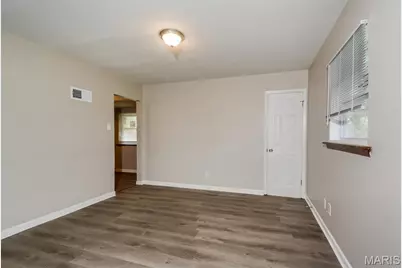 422 Northridge Drive, Saint Louis, MO 63137 - Photo 6