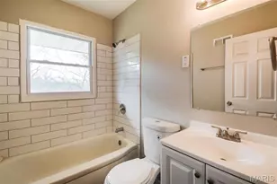 422 Northridge Dr, Saint Louis, MO 63137 - Photo 14