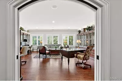 4 Ridgewood Street, Ladue, MO 63124 - Photo 38