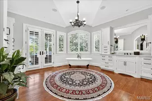 4 Ridgewood St, Ladue, MO 63124 - Photo 28