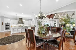 4 Ridgewood St, Ladue, MO 63124 - Photo 22