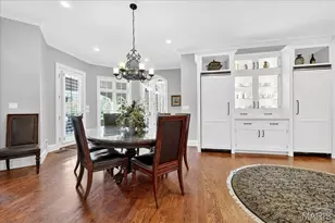 4 Ridgewood St, Ladue, MO 63124 - Photo 20