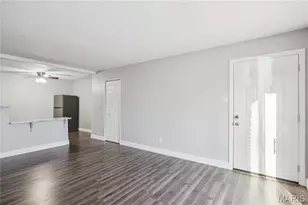 2781 Blackforest Dr, Saint Louis, MO 63129 - Photo 8