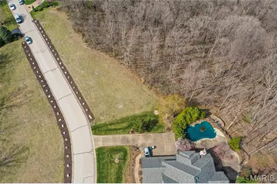 380 Merlot Lane, Saint Albans, MO 63073 - Photo 2