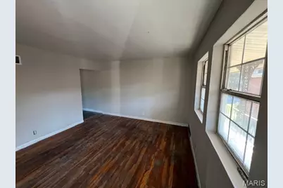 8440 N Broadway, Saint Louis, MO 63147 - Photo 4