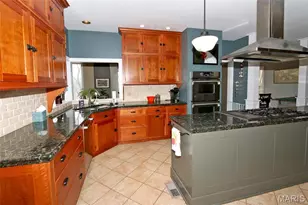 589 Wetherby Terrace Dr, Ballwin, MO 63021 - Photo 8