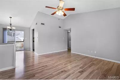 1631 E Swan Circle, Saint Louis, MO 63144 - Photo 4