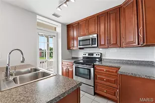 422 Lake Ave, Saint Louis, MO 63108 - Photo 12