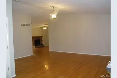 574 Coach Light Lane, Hazelwood, MO 63042 - Photo 4