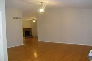 574 Coach Light Ln, Hazelwood, MO 63042 - Photo 4