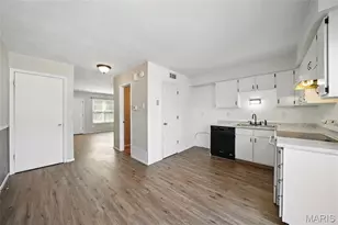 10161 Squire Meadows Dr, Saint Louis, MO 63123 - Photo 8