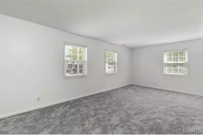 9106 W Swan Circle, Saint Louis, MO 63144 - Photo 4