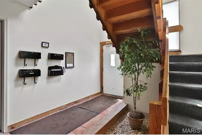 1306 Glendale Gardens Drive #C, Glendale, MO 63122 - Photo 4